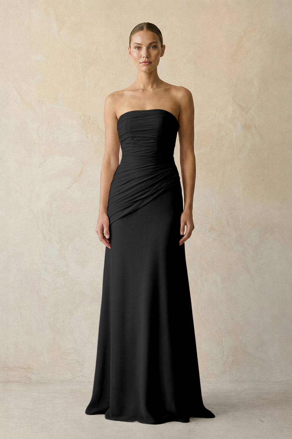 Sheath Chiffon Strapless Pleated Bridesmaid Dress in Black