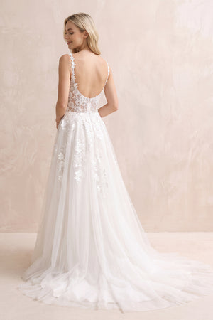 A Line Sweetheart Tulle Wedding Dresses with Appliques in White - KISS BRIDAL Wedding Dresses
