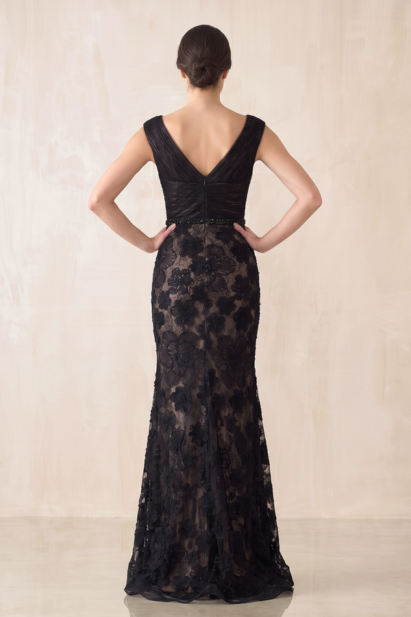 Appliqued Plunge Mermaid Tulle Wedding Dress in Black - KISS BRIDAL Wedding Dresses