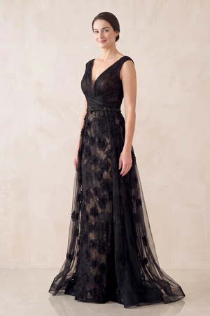 Appliqued Plunge Mermaid Tulle Wedding Dress in Black - KISS BRIDAL Wedding Dresses