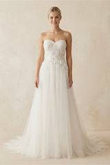 Appliqued Sweetheart A - Line Tulle Wedding Dress in White - KISS BRIDAL Wedding Dresses