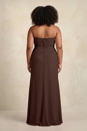 Espresso Sheath Chiffon Strapless Pleated Bridesmaid Dress (2) | KISSBRIDAL[sizeplus]