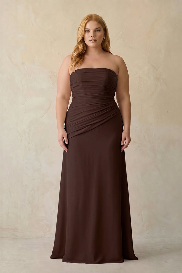 Espresso Sheath Chiffon Strapless Pleated Bridesmaid Dress (3) | KISSBRIDAL[sizeplus]