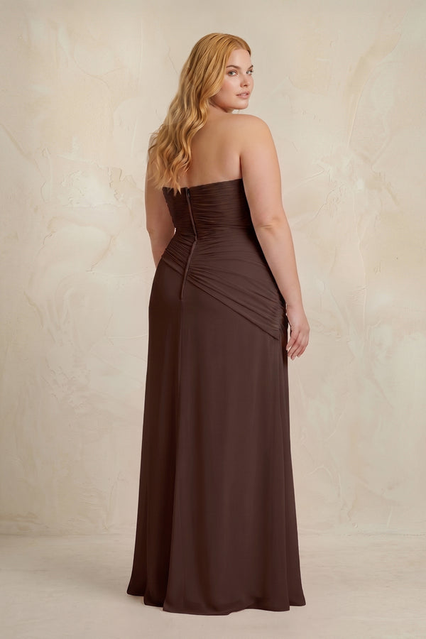 Espresso Sheath Chiffon Strapless Pleated Bridesmaid Dress (4) | KISSBRIDAL[sizeplus]