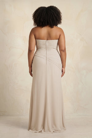 Frost Sheath Chiffon Strapless Pleated Bridesmaid Dress (2) | KISSBRIDAL[sizeplus]