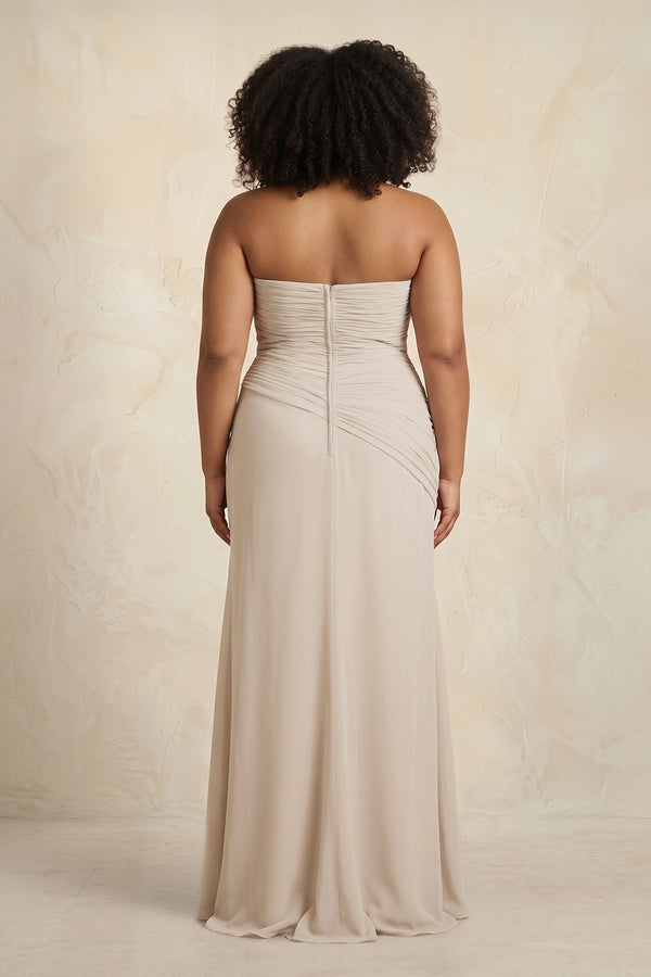 Frost Sheath Chiffon Strapless Pleated Bridesmaid Dress (2) | KISSBRIDAL[sizeplus]