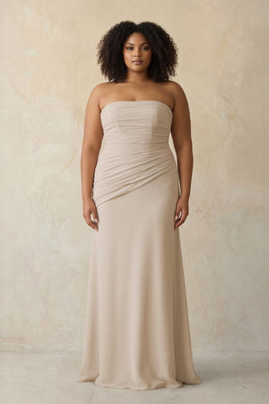 Frost Sheath Chiffon Strapless Pleated Bridesmaid Dress | KISSBRIDAL[sizeplus]