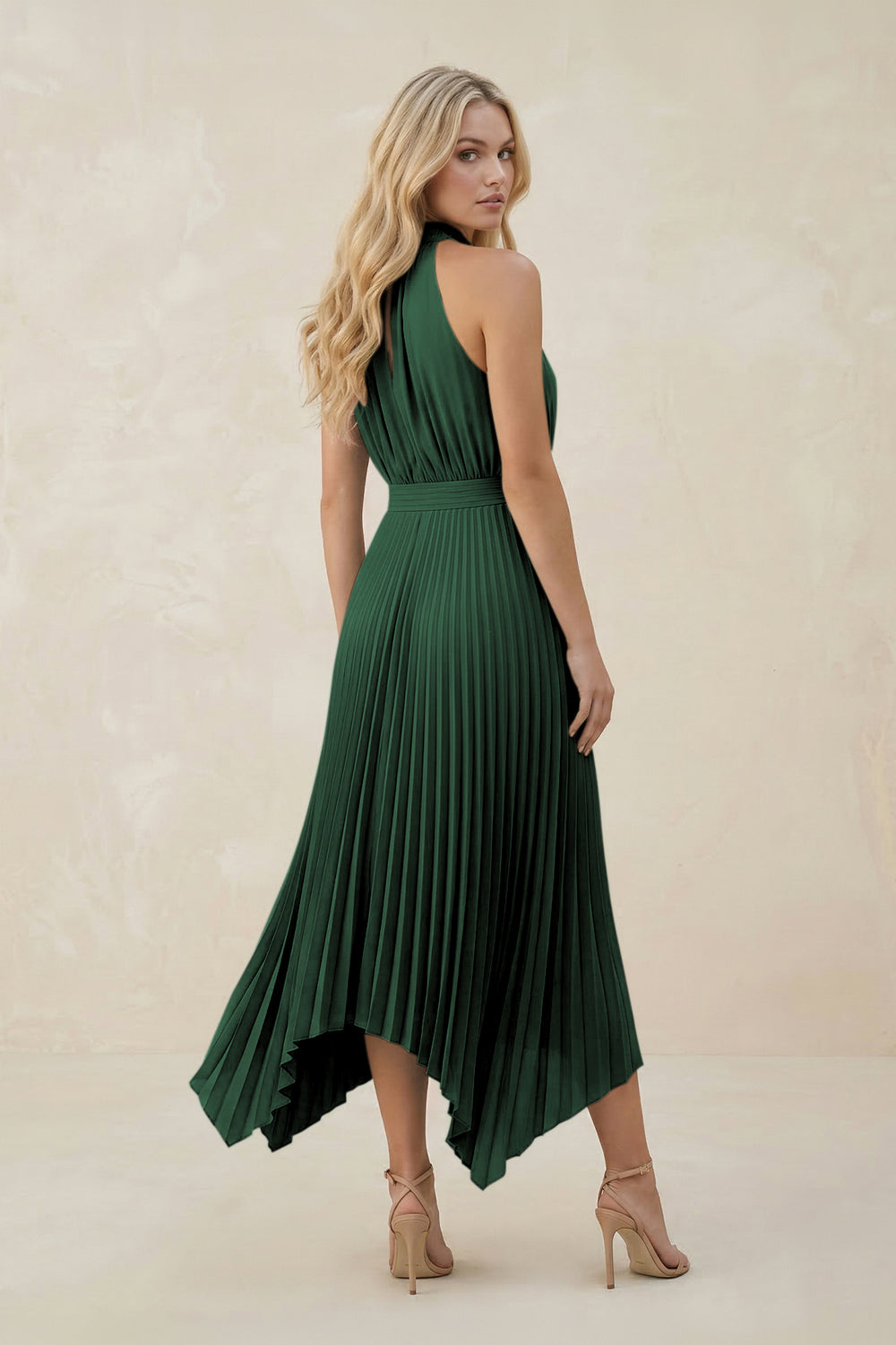 Halter Neck Pleated A-Line Chiffon Bridesmaid Dress in Dark Green