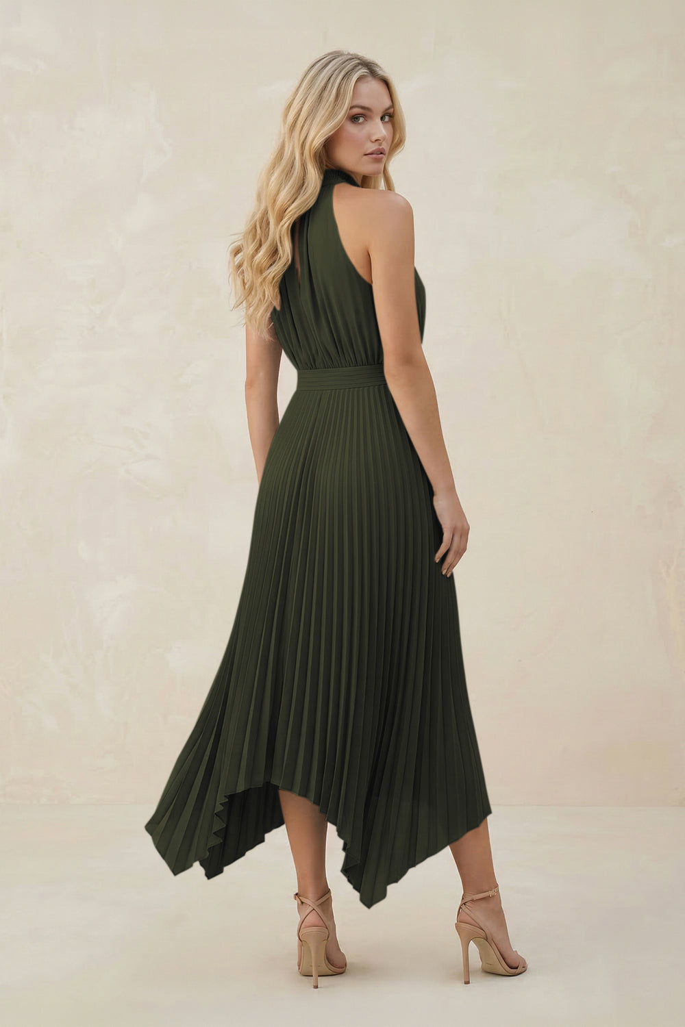 Halter Neck Pleated A-Line Chiffon Bridesmaid Dress in Olive