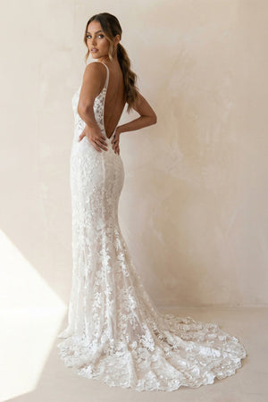 Mermaid V Neck Lace Wedding Dresses with Slit in White - SHE IS ME Wedding Dresses