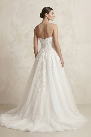 Sweetheart Appliqued Tulle A - Line Wedding Dress in White - SHE IS ME Wedding Dresses