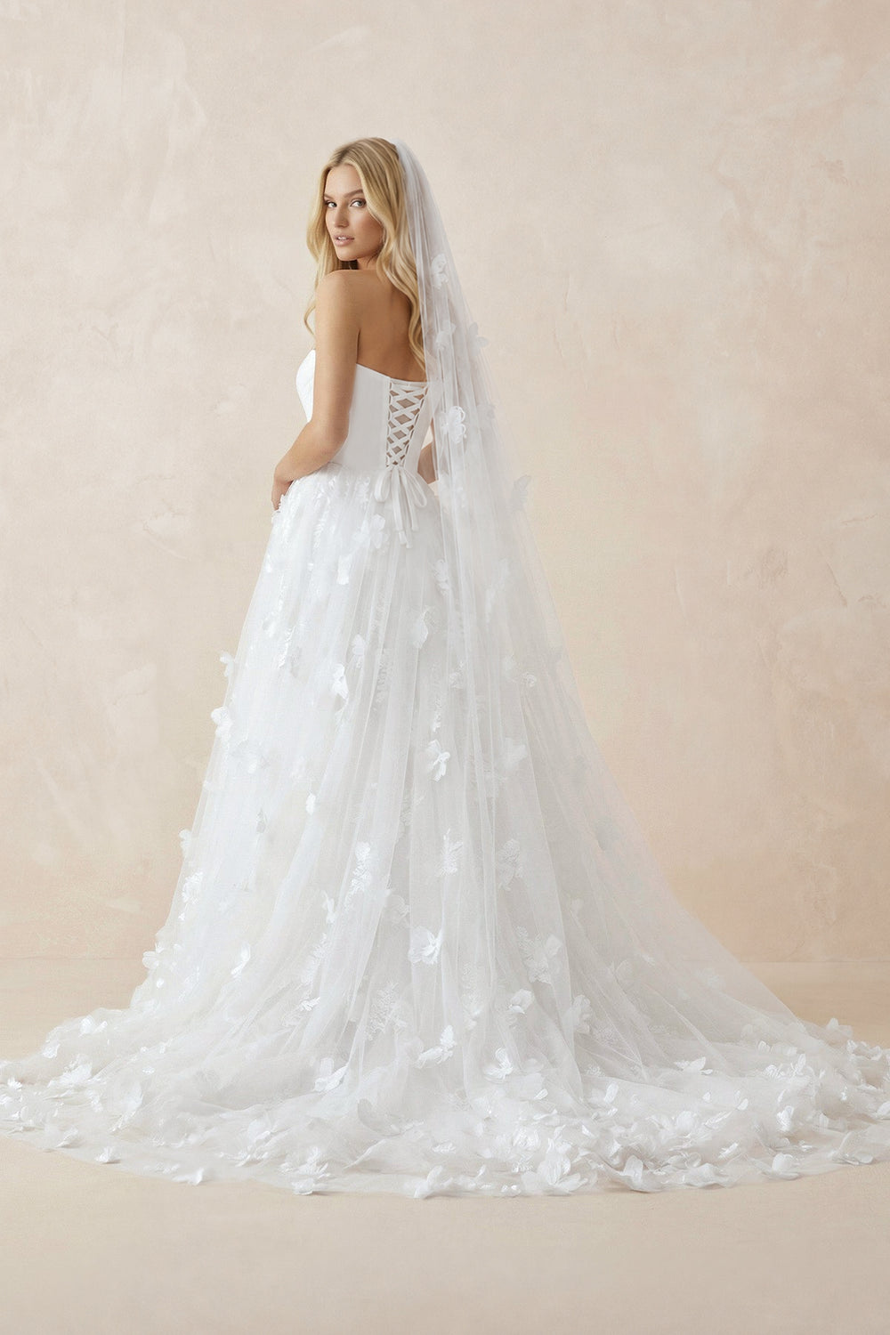 Sweetheart Flower Tulle A - Line Wedding Dress in White - KISS BRIDAL Wedding Dresses