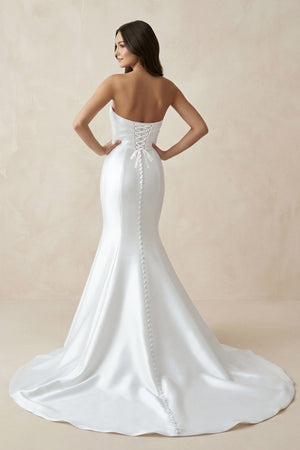 Sweetheart Mermaid Satin Wedding Dress in White - KISS BRIDAL Wedding Dresses