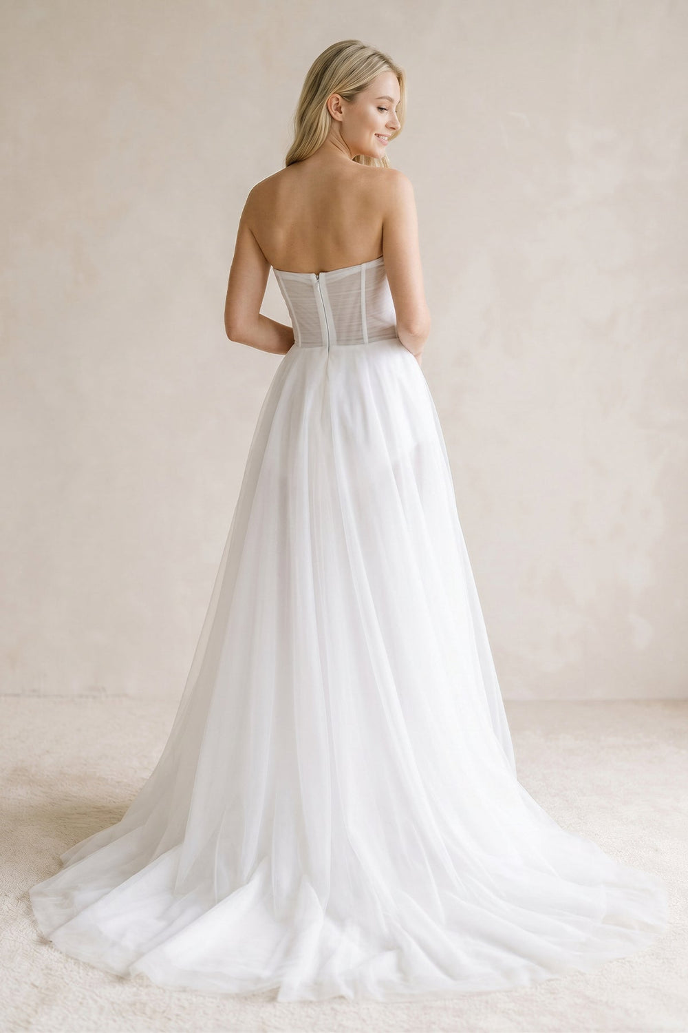 Sweetheart Pleated A-Line Tulle Corset Wedding Dress in White