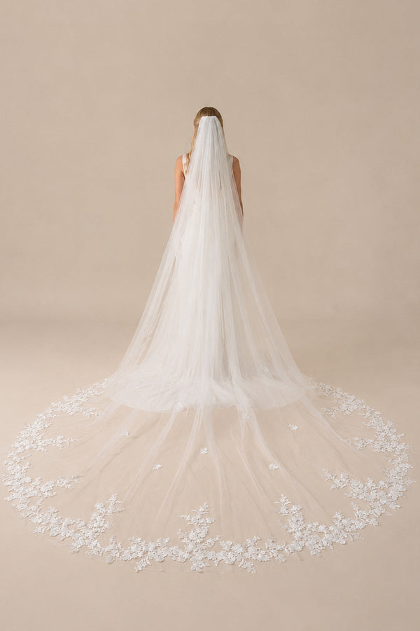 Vintage Floral Lace Bridal Wedding Veil With Comb in White - SHE IS ME Wedding Veils
