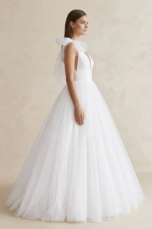 White V-Neck Tulle Ball Gown Wedding Dress With Bow (3) | KISSBRIDAL